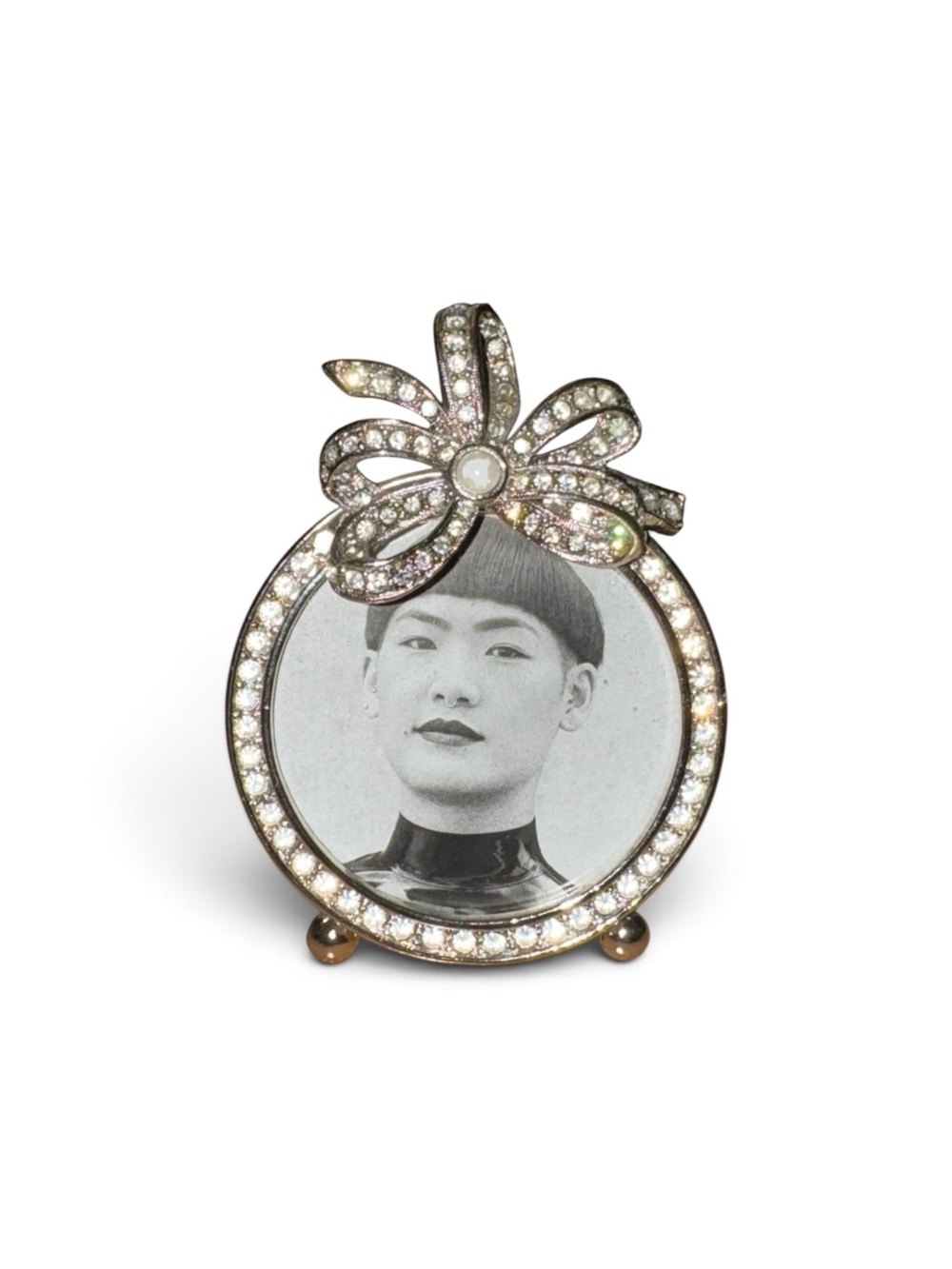 Jay Strongwater Round Photo Frame with Crystal Bow - Rhinestone Accents. Vintage